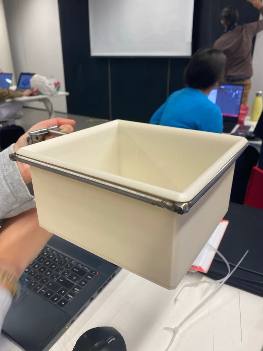 Caja prototipo impresa en FDM
